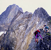 Climbing on Ragged Ridge traverse. © Bob Kandiko