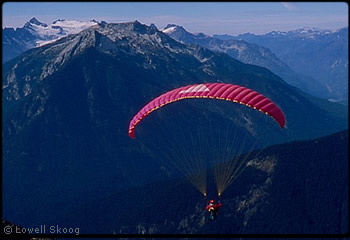 Steve Stroming on flight from Crater Mountain. © Lowell Skoog