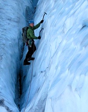 Ice climbing on Mount Shuksan. Photo © Chris Kouba.