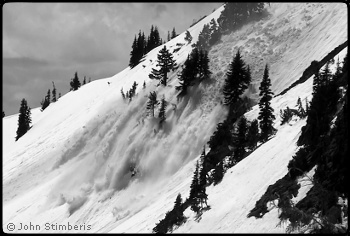 Human-triggered avalanche above Chinook Pass. Photo © John Stimberis.