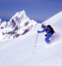 Skiing Easton Glacier